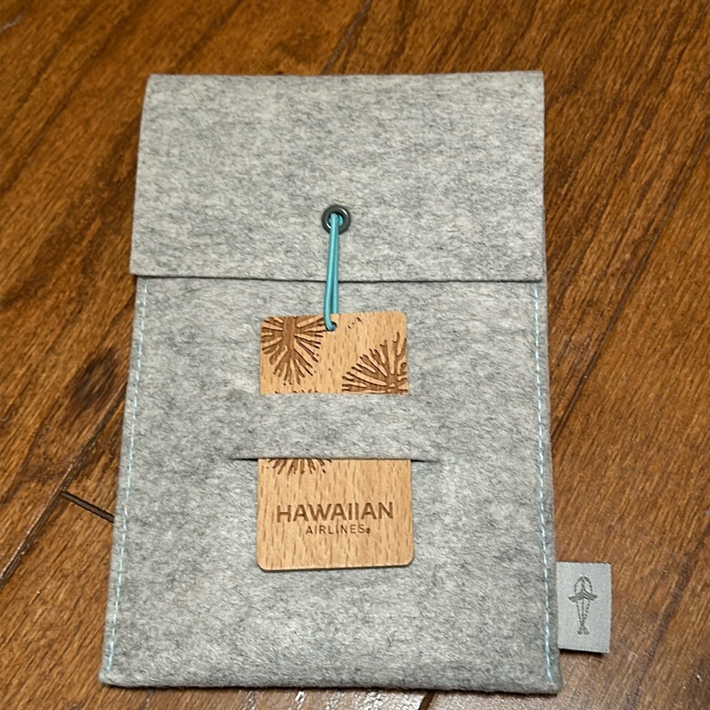 Hawaiian Airlines first class amenities kit—incomplete